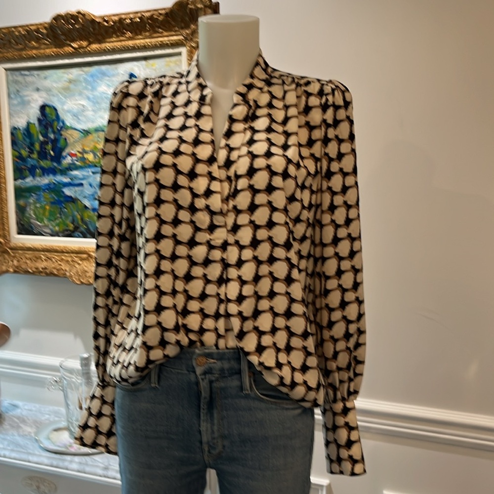 Banana Republic v- neck print blouse